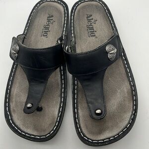 Alegria CAR-604 Leather Black sandals embellished with nickel hearts Sz EU 39